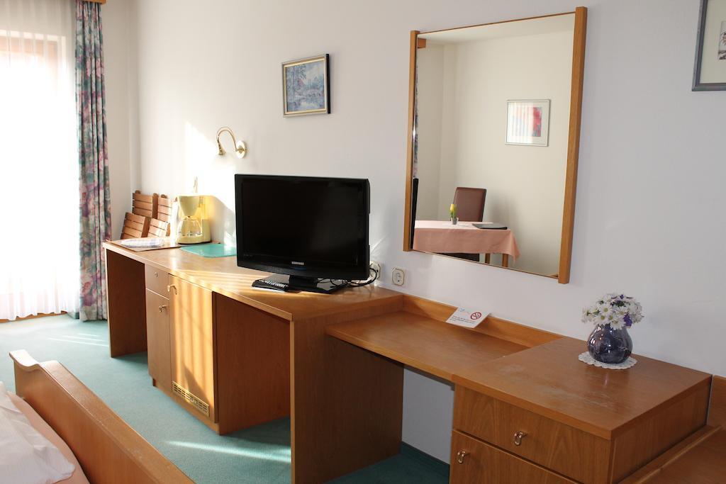 Hotel Garni Vogelsang Bad Füssing Oda fotoğraf
